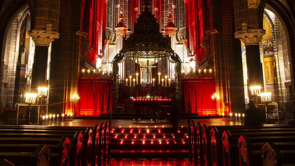 Resonate brengt kaarslichtconcert naar Dominicanenkerk Resonate brengt kaarslichtconcert naar Dominicanenkerk