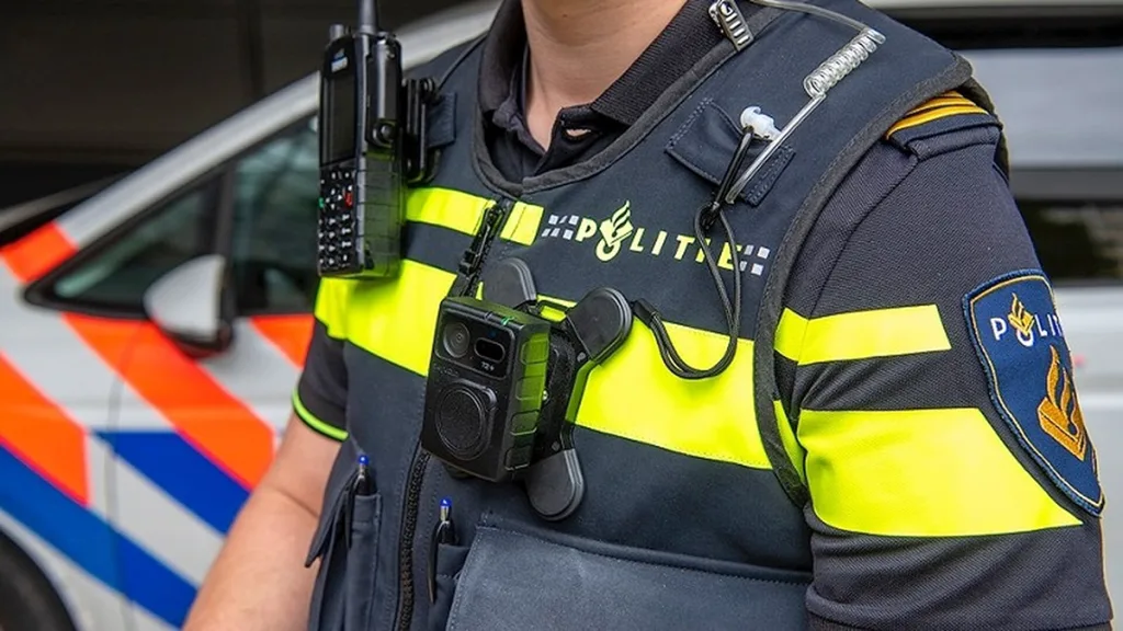 Dief steelt kassalade vol cash op Melkmarkt in Zwolle Dief steelt kassalade vol cash op Melkmarkt in Zwolle