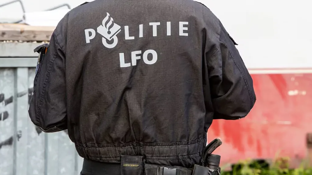 Vermoedelijk drugslab ontdekt aan Pascalweg in Zwolle Vermoedelijk drugslab ontdekt aan Pascalweg in Zwolle