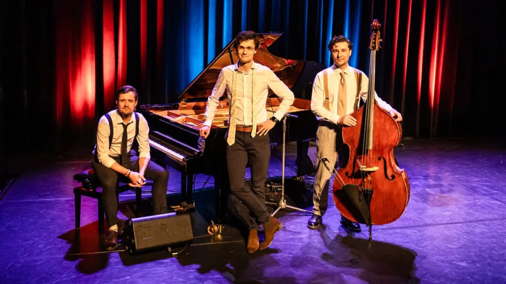 Dennis van Aarssen brengt intieme jazz naar Theater Odeon Dennis van Aarssen brengt intieme jazz naar Theater Odeon